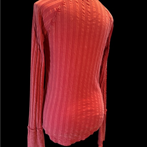 Free People- We The Free Wild Hearts Red Henley. - Picture 3 of 7